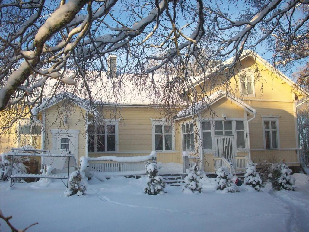 Brinkin Wanha Pappila Hotell Karleby Exteriör bild